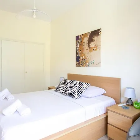 度假居 Air-conditioned With Furnished Terrace & Parking Rated 3 Stars